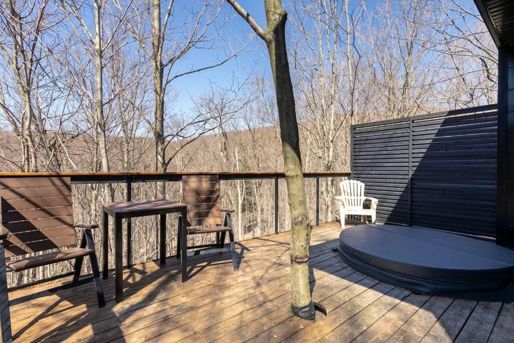 Cabin Sutton 252 - En Harmonie Avec La Nature! Vila Exterior foto