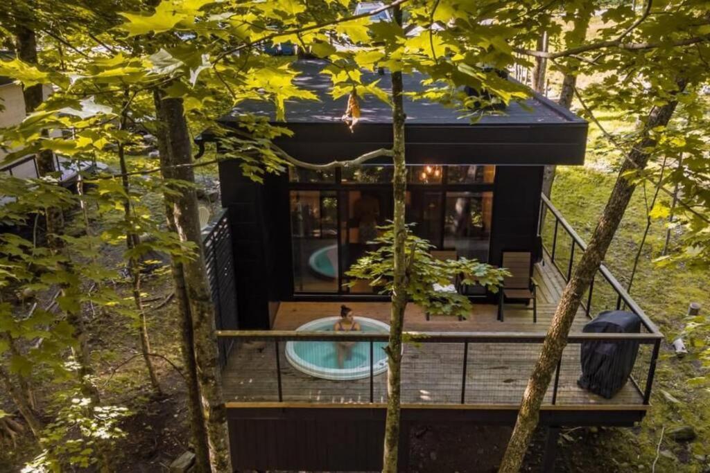 Cabin Sutton 252 - En Harmonie Avec La Nature! Vila Exterior foto
