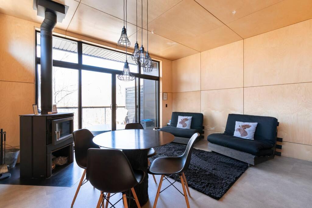 Cabin Sutton 252 - En Harmonie Avec La Nature! Vila Exterior foto