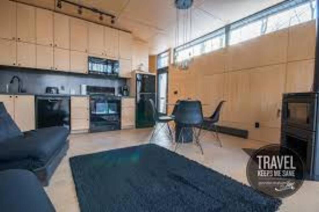 Cabin Sutton 252 - En Harmonie Avec La Nature! Vila Exterior foto